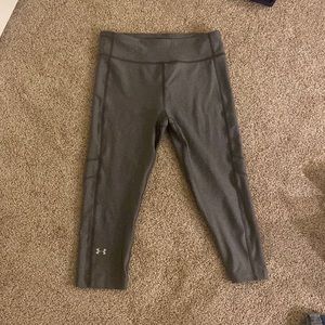 under armoir crop leggings